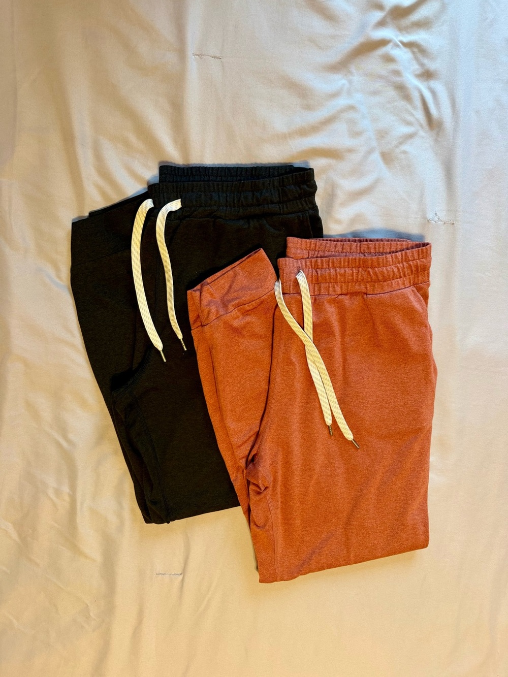 Vuori joggers set of 2